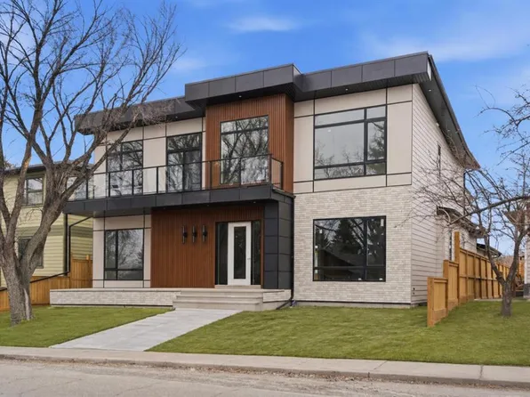 209 E Windermere Rd SW, Calgary, AB T3C 3K9