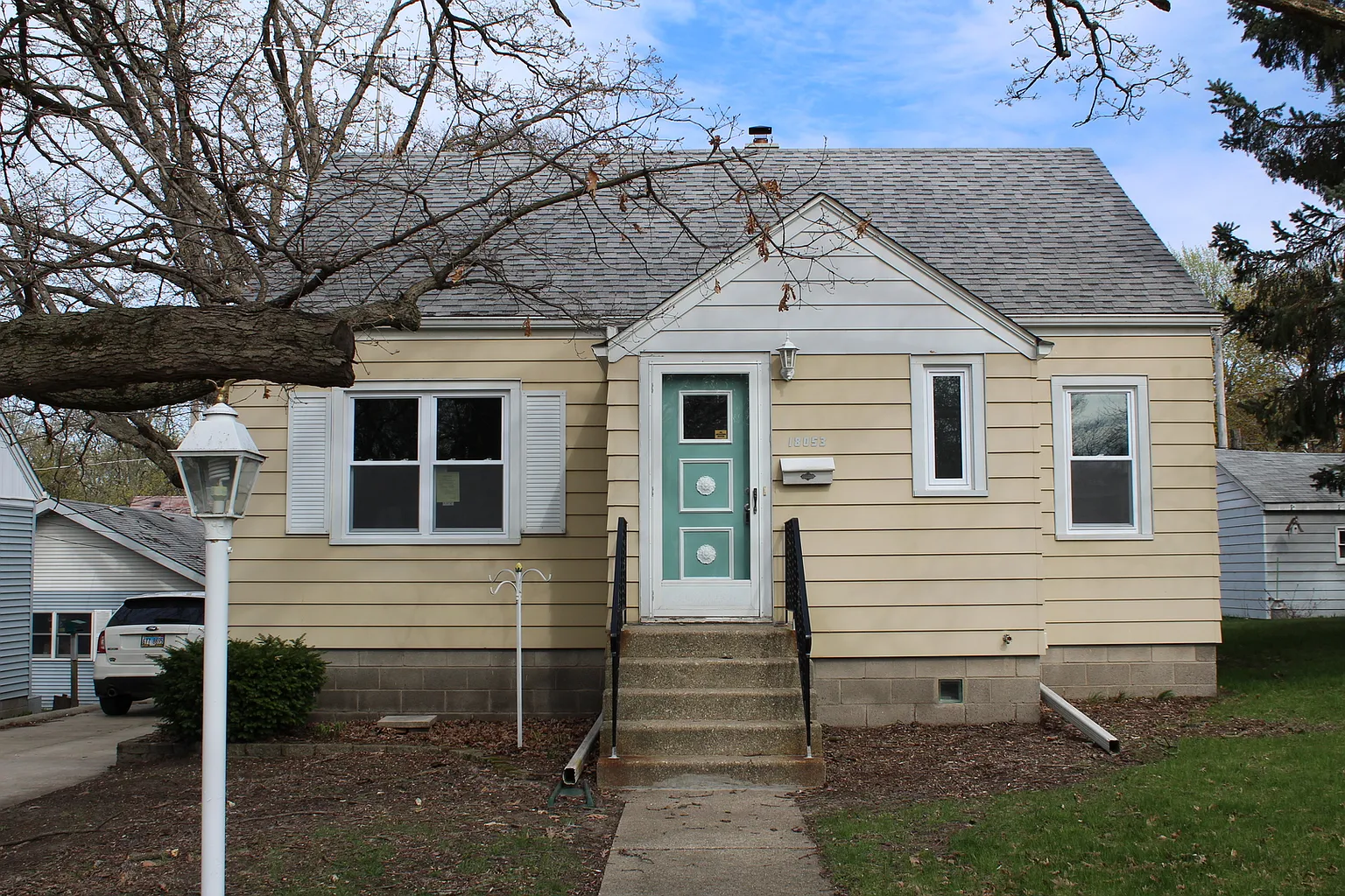 18053 Escanaba Ave photo 1