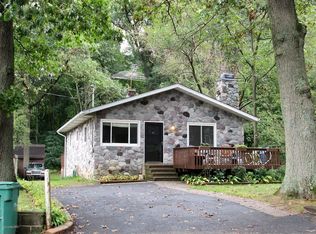 11206 Lakeshore Dr, Three Rivers, MI 49093