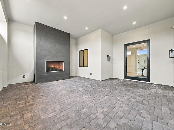 5th image of 6246 E HILLCREST Boulevard