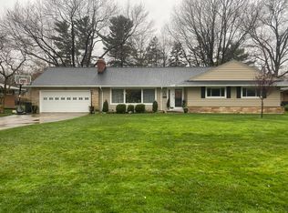 3310 Fairhill Dr, Rocky River, OH 44116