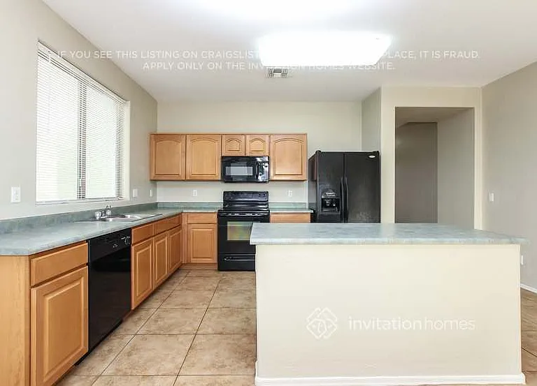 6826 S 30th Ln — Photo 7