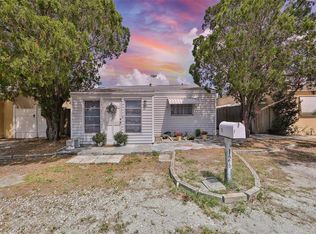 126 121st Ave, Treasure Island, FL 33706