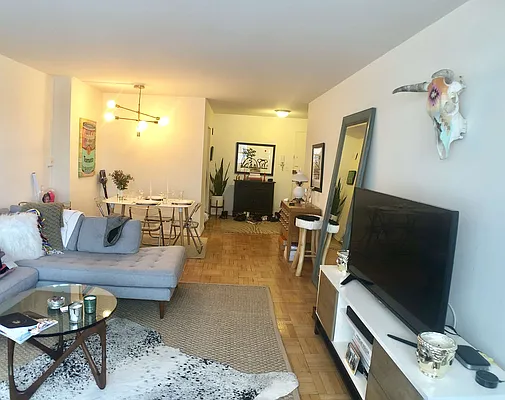 Rented by Compass | media 9