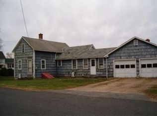 52 Knightly Rd, Hadley, MA 01035