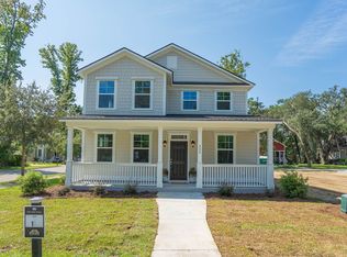 333 Cockle Ln, Beaufort, SC 29906