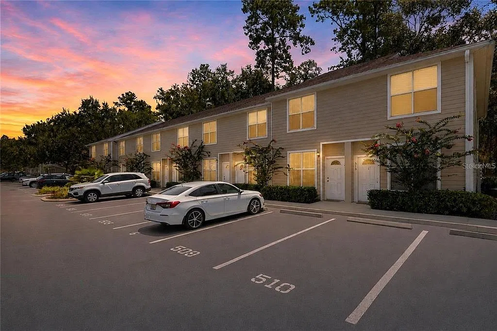 2 bed, 2.5 bath, 1176 sqft, $1,500 — Photo 1