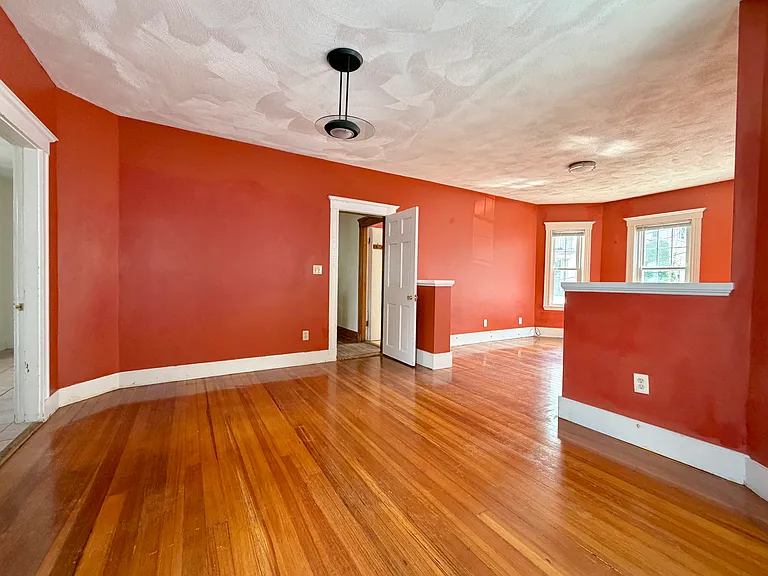 8 Douglas Ave #2 — Photo 7