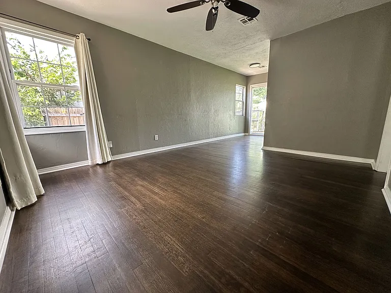 1206 Sandra Dr — Photo 4
