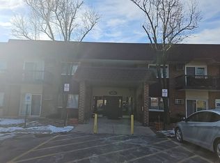 3425 83rd St APT D22, Woodridge, IL 60517
