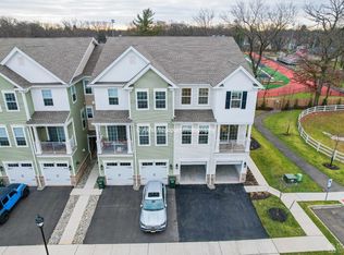 220 Park Ln, Dunellen, NJ 08812