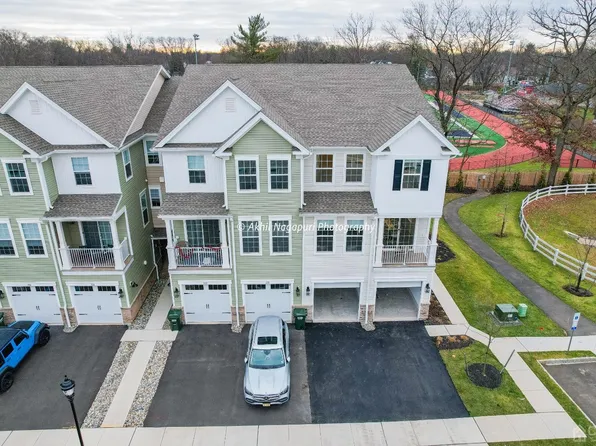 220 Park Ln, Dunellen, NJ 08812