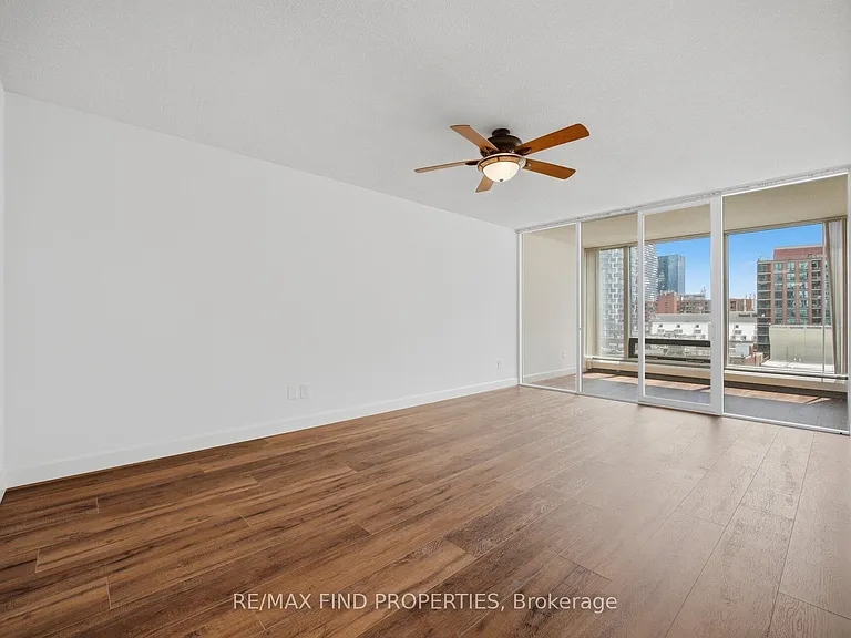 30 Wellington St E #901 — Photo 27