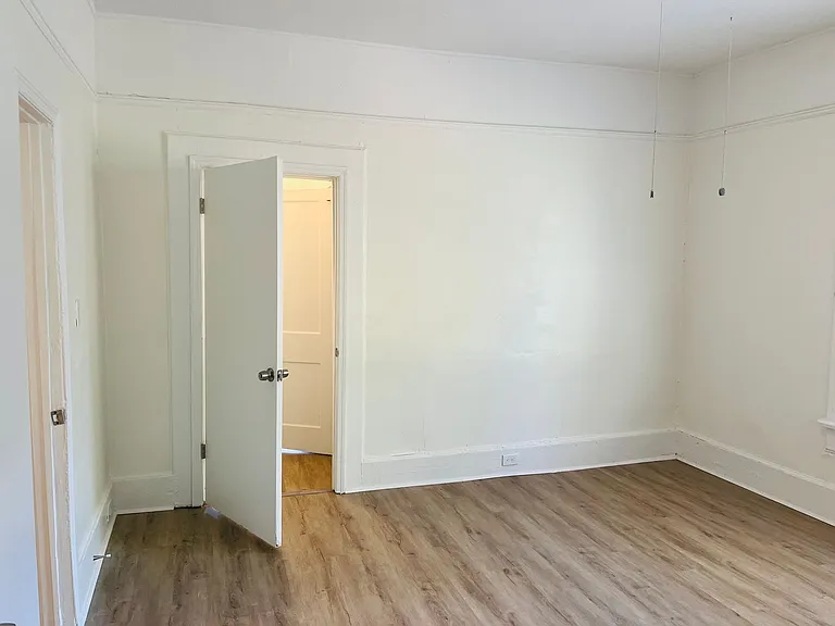 410 Alford St — Photo 11