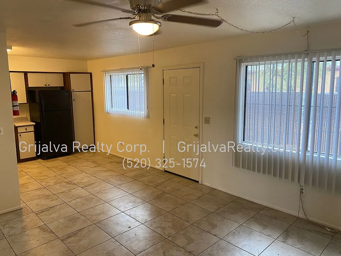 2439 Fontana — Photo 2