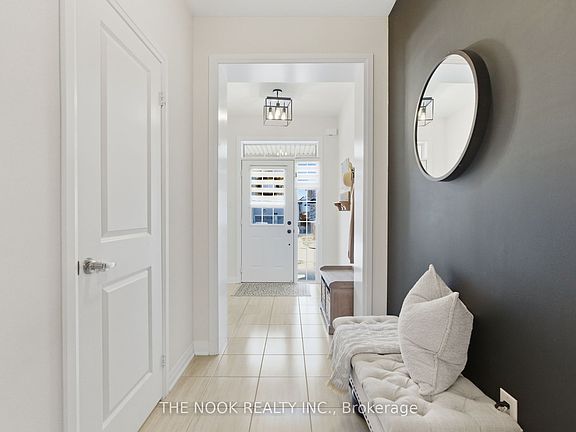 5th image of 28 Fernridge Hts