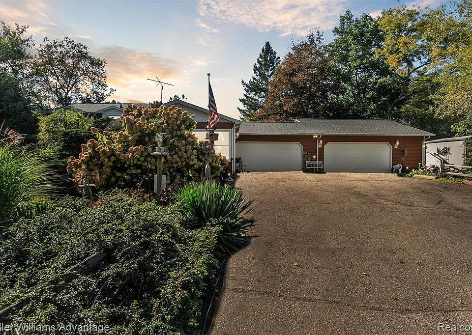 8135 Hickory Ridge Rd, Holly, MI 48442 Zillow