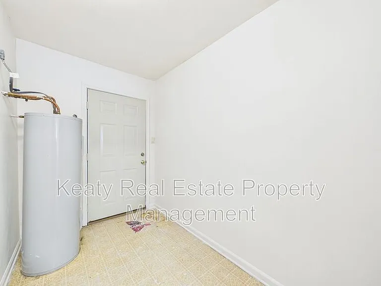 604 Briargate Walk Cir — Photo 14