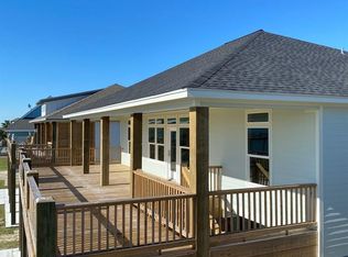 966 Bahama Dr, Crystal Beach, TX 77650