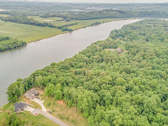 5th image of 150 Vineyard Cove Dr