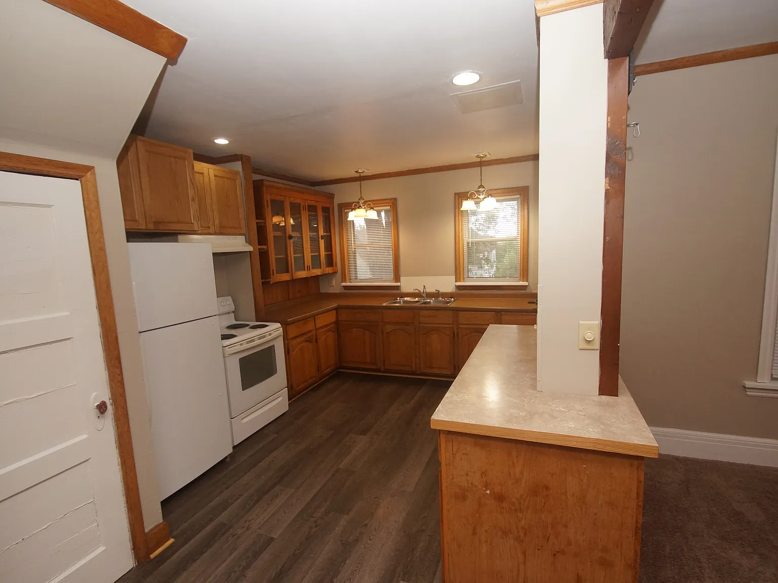5 bed, $2,000 — Photo 2