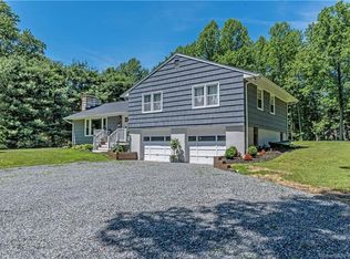 10 Lovers Ln, Monroe, CT 06468