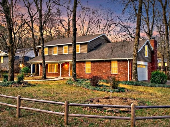 2691 N Stanton Ave, Fayetteville, AR 72703