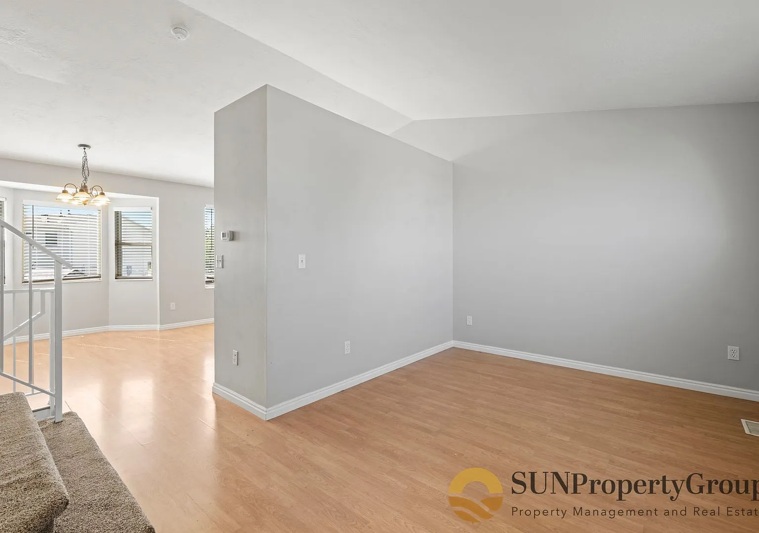 Beautiful Home In Great Roy Location!! — Photo 2