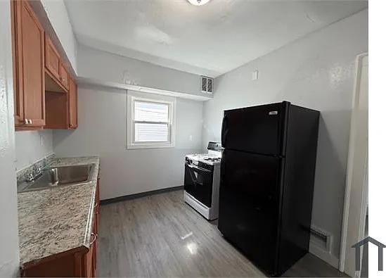 3294 E 146th St #2 — Photo 3