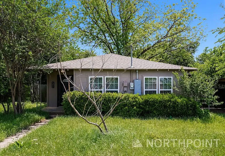 1211 Country Club Rd — Photo 1