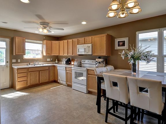 Dinette into kitchen