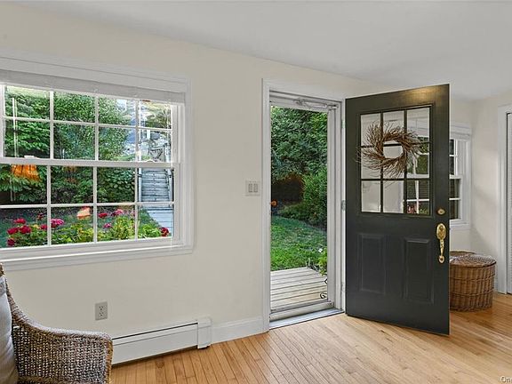 3rd image of 4 Saratoga Ct