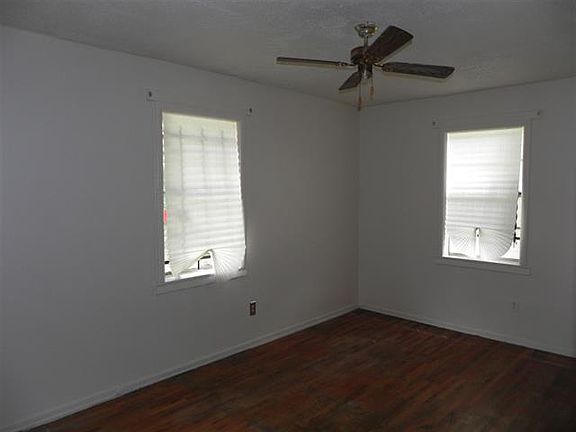5th image of 695 N 6th St