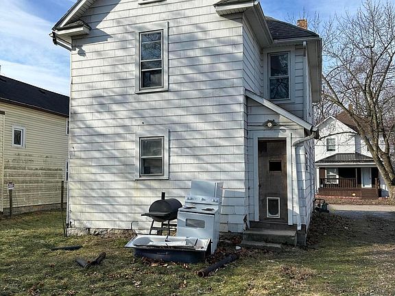 5th image of 138 Carhart St