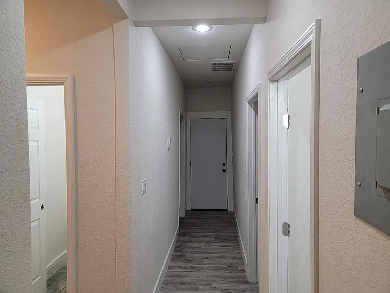 4006 W Travis St — Photo 5