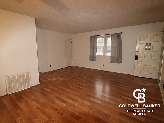 2nd image of 1606 York Ave