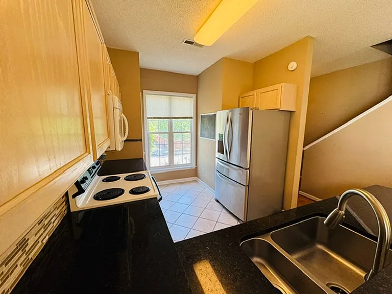 2027 Turtle Point Dr — Photo 6