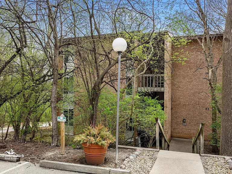 6010 Forest View Rd #1B — Photo 1