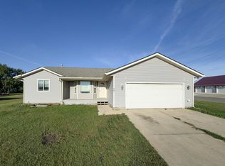 421 View St, Ray, ND 58849