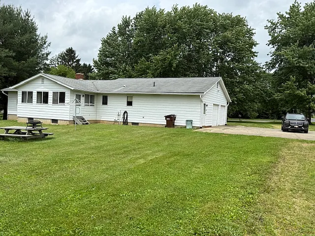 4456 Seville Rd — Photo 2