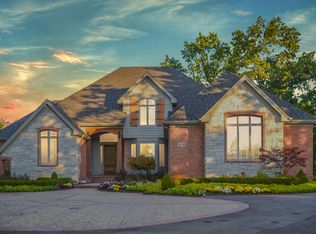 5476 Boulderwood Rdg, Clarkston, MI 48348
