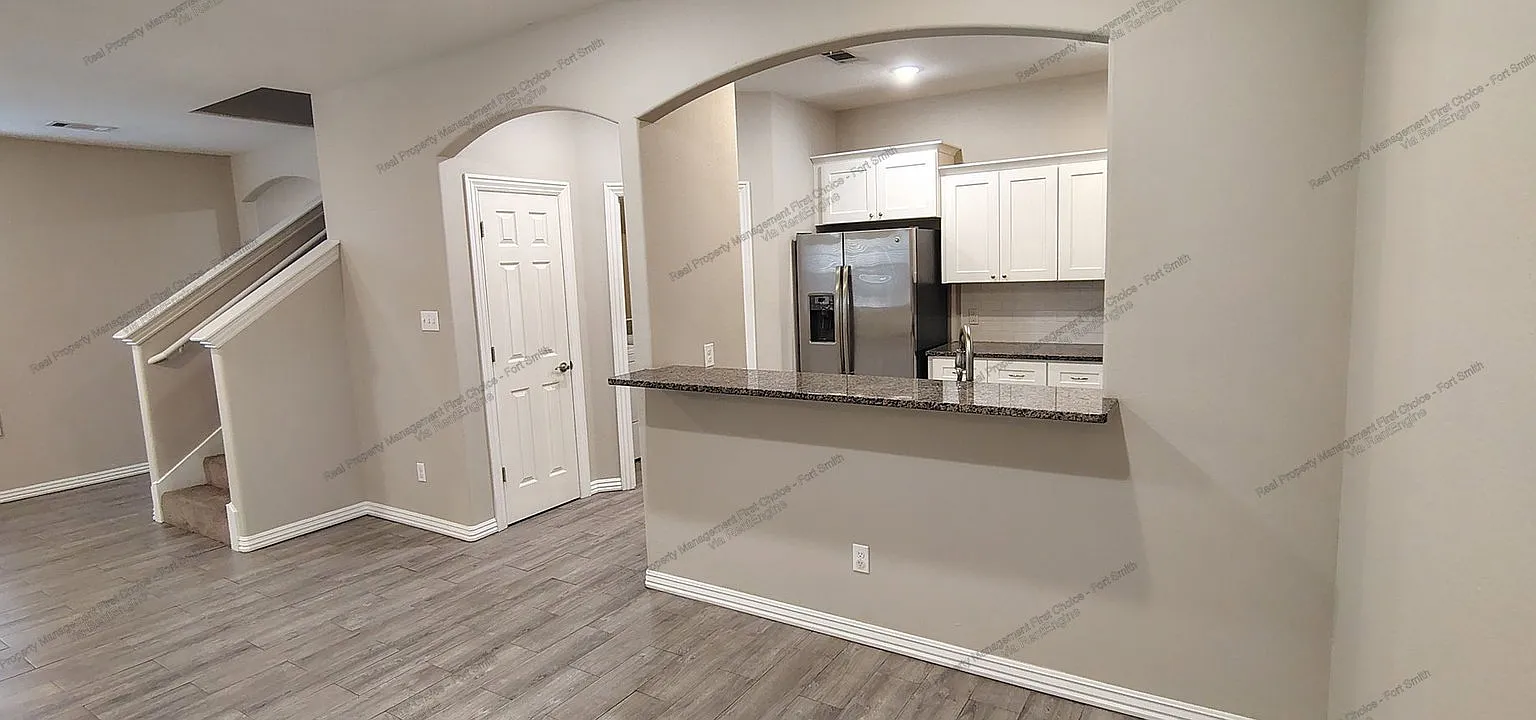 3 bed, 2.0 bath, 1670 sqft, $1,649 — Photo 4