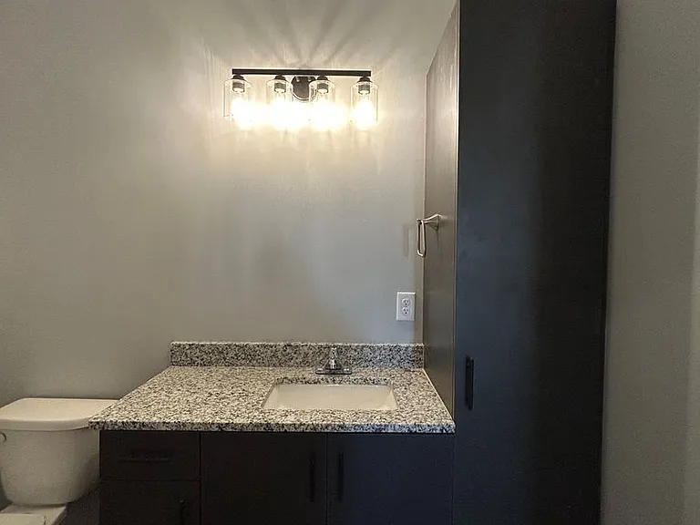 2724 Silver St — Photo 119