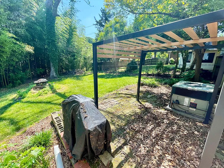 2306 Dellwood Dr — Photo 8