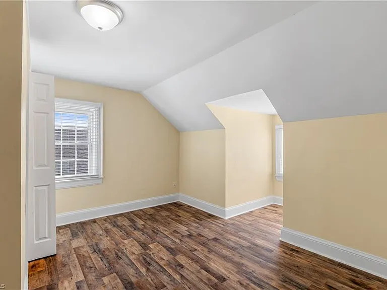 810 Elwell Ave — Photo 27