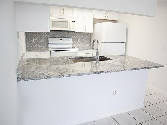 5th image of 515 Waterside Drive