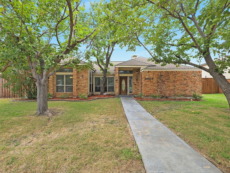 1st image of 2807 Cambridgeshire Dr