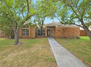 2807 Cambridgeshire Dr, Carrollton, TX 75007
