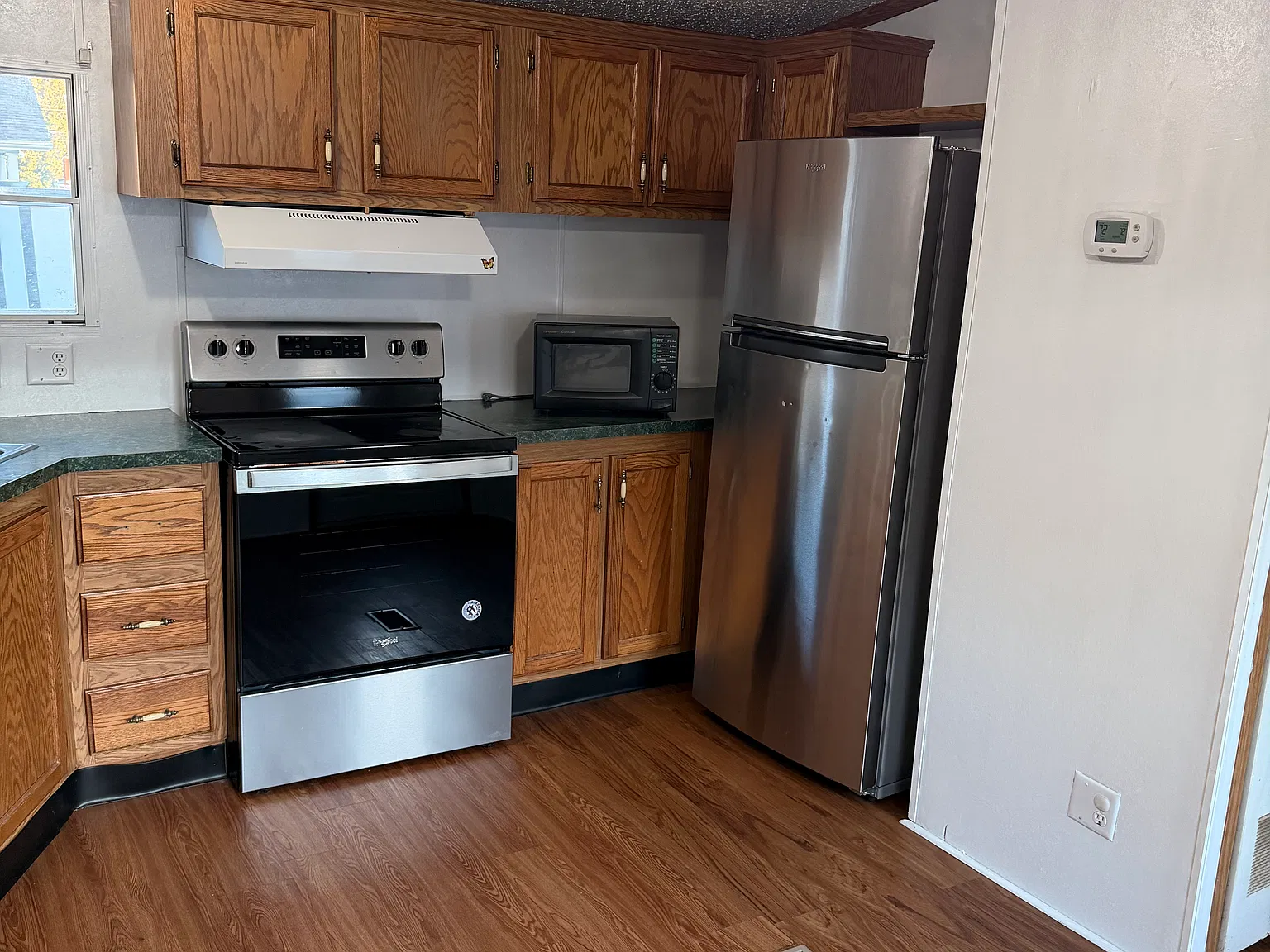 3 bed, 900 sqft, $800 — Photo 2