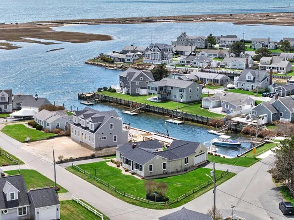 3 Wendy Way, West Dennis, MA 02670